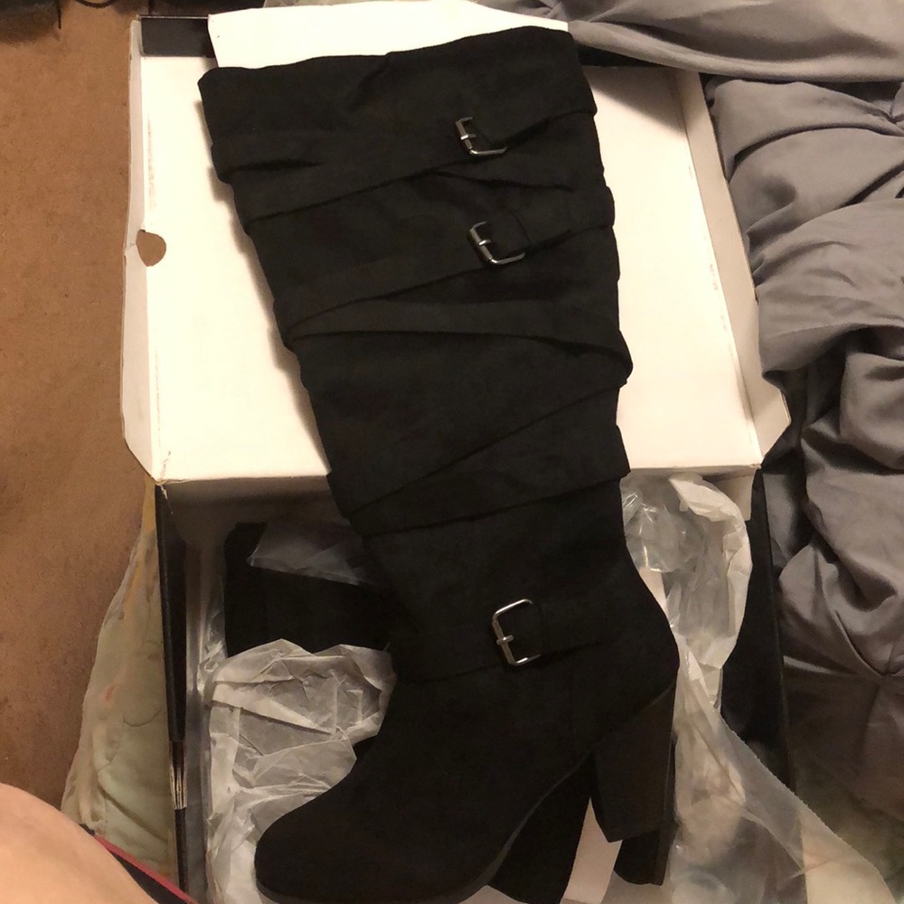 Brand new knee high boots from torrid Size 11 wide